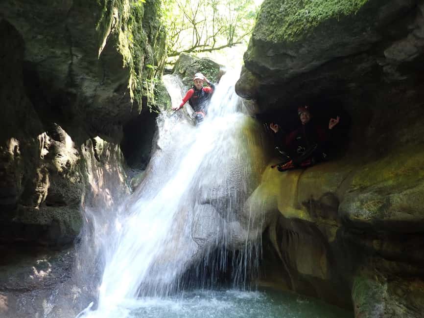 Aiguebelette: Canyoning discovery - The 20 minute walk to the canyon entrance