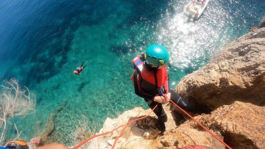 Alghero: Coasteering at Cala Dragunara in Porto Conte Park - Choosing your level of adventure