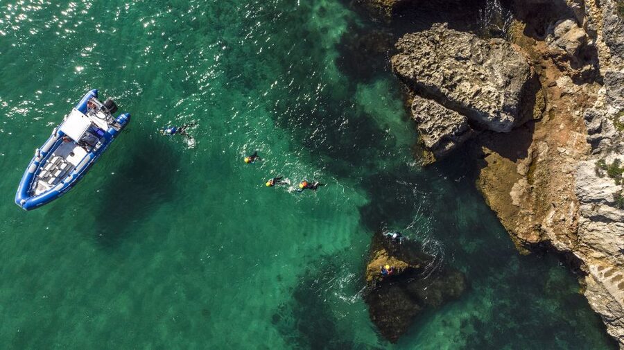 Arrábida: Setubal, Sesimbra Coasteering & Speedboat Tour - Who will enjoy this four-hour outing?
