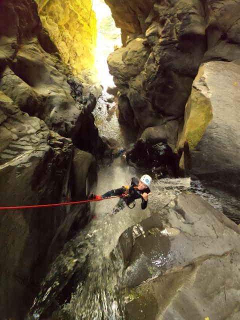 Azores: Canyoning in Salto do Cabrito - Meeting at the waterfall and getting ready