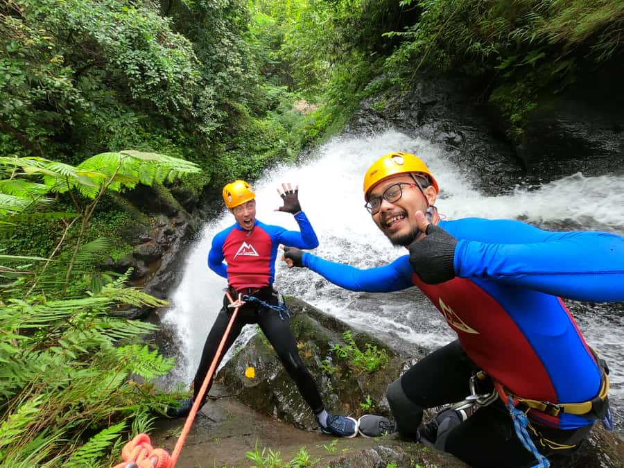 Bali: Alam Canyon The Natural Canyoning Adventure - The upper canyon: sunny walls and long abseils