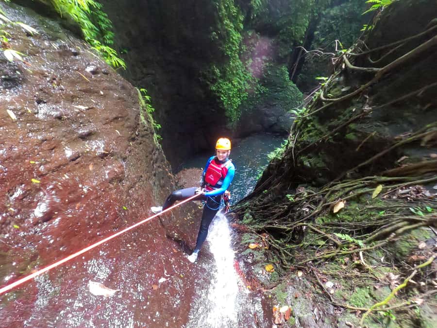 Bali: Aling Canyon Canyoning Tour - Three to four hours through waterfalls and pools