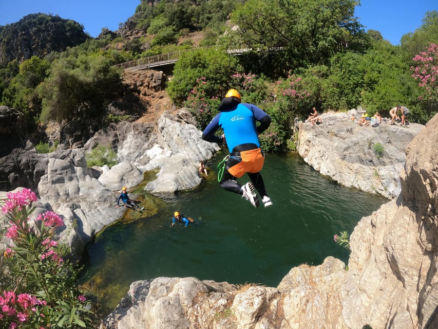 Benahavís: Canyoning Guided Tour at Guadalmina River - What the Guadalmina canyoning trip is really like