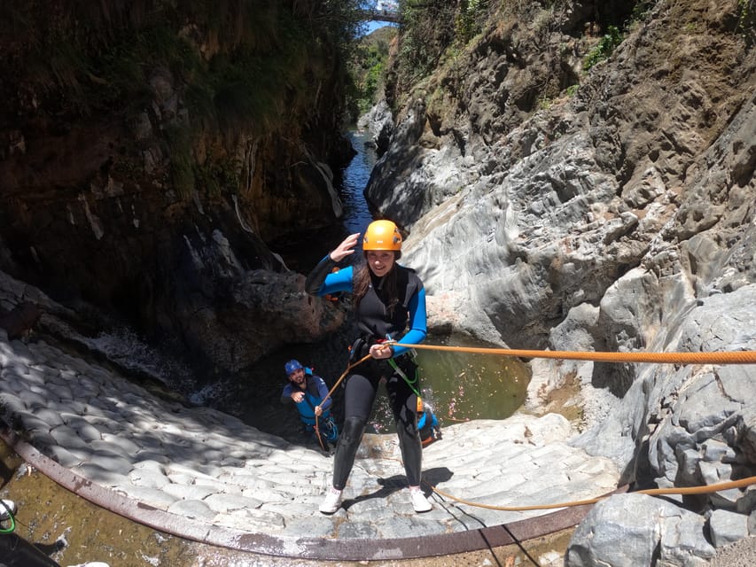 Benahavís: Canyoning Guided Tour at Guadalmina River - Meeting in Benahavís and getting set up