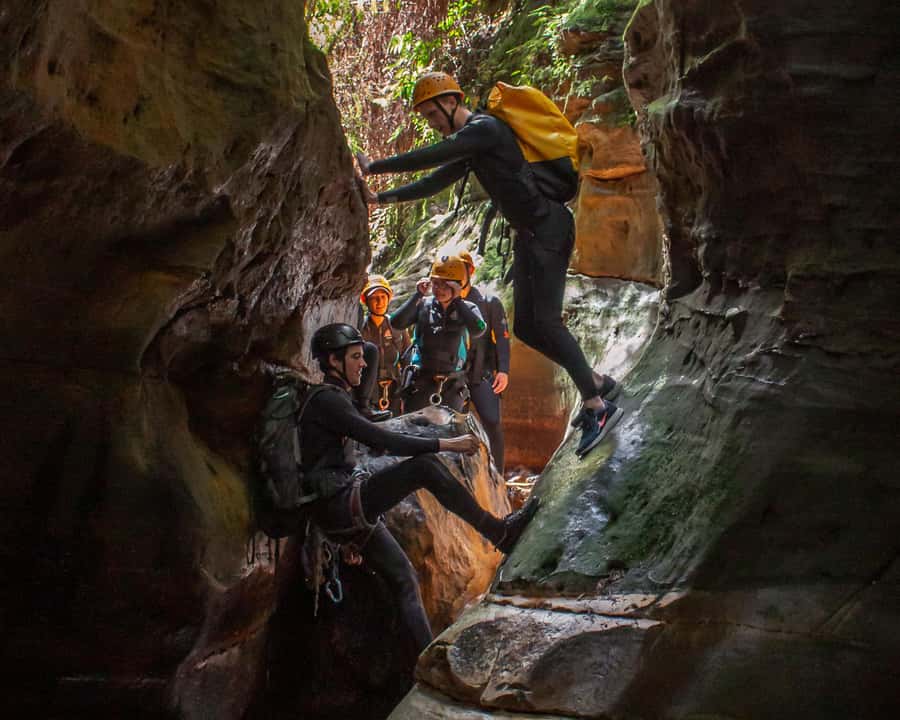 Blue Mountains: Abseiling and Canyoning Experience - Lunch and the shift into canyoning