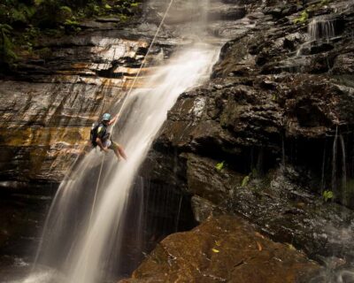 Blue Mountains: Abseiling and Canyoning Experience