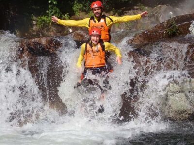 Cairns: Behana Gorge Rainforest Canyoning Tour
