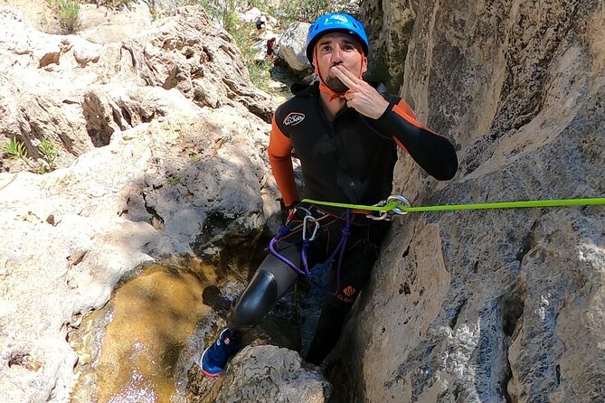 Canyoning Adventure Rio Verde in Granada - Slides, jumps, and rappels through the canyon