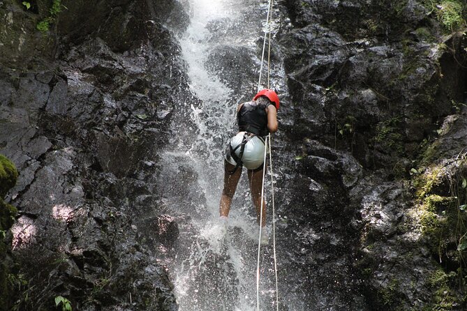 Canyoning and Arenal Rafting (COMBO TOUR) - Four waterfalls, from 49 to 131 feet