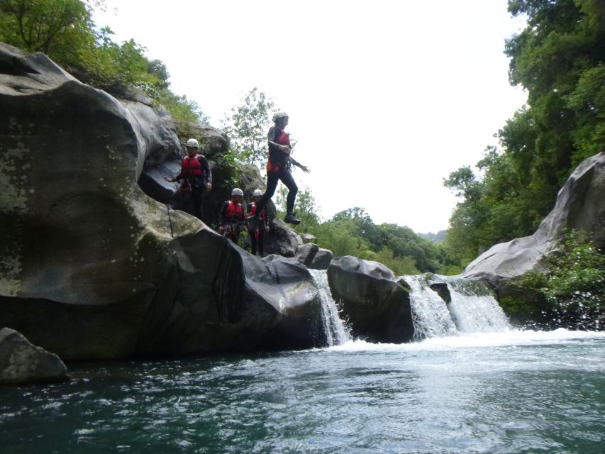 Canyoning and bodyrafting in the Alcantara River - The first steps into the Alcantara