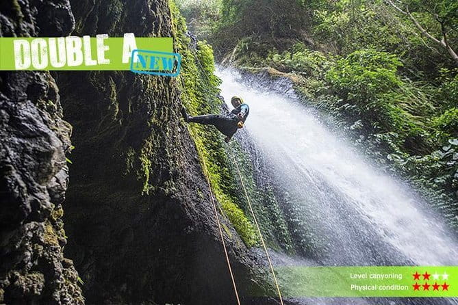 Canyoning Bali, Excalibur Canyon (Adventure, discovery, nature) - Rappelling, swimming, and the first natural pools
