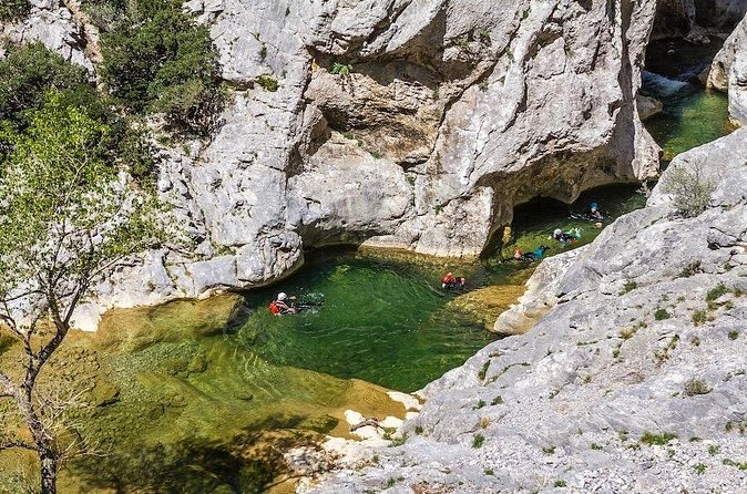 Canyoning descent of the Galamus Gorge - Meeting at Parking N2 du Belvédère