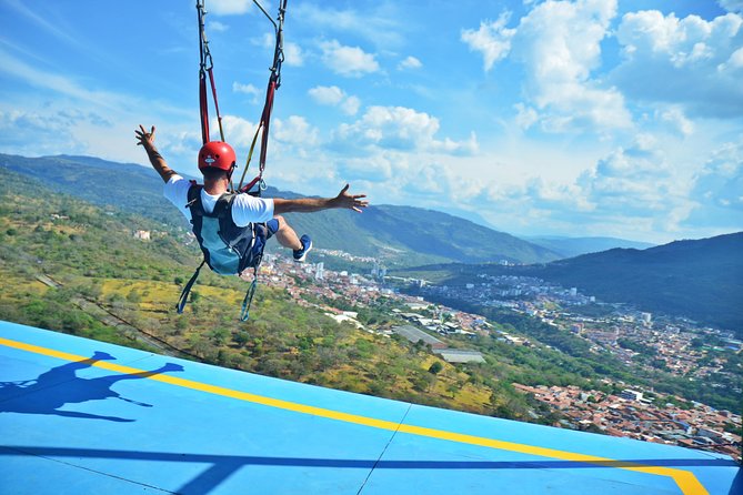 Canyoning Guane - The first steps: walking and the vacuum jump