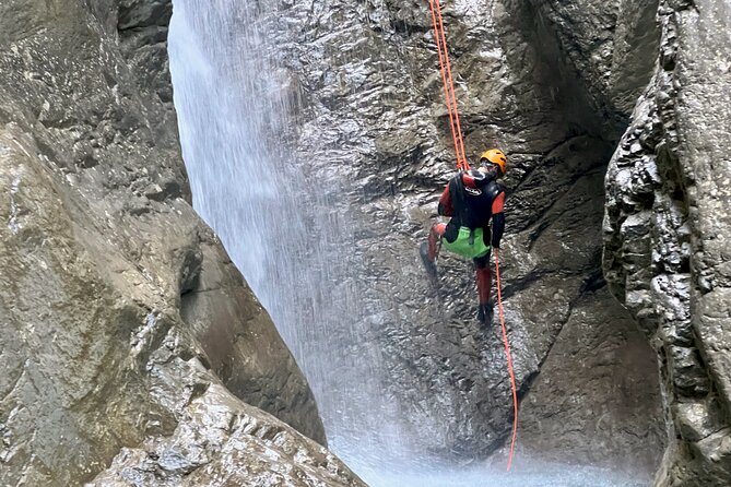 Canyoning half day - Heart Creek Canyon (beginner level) - The upper canyon: shorter drops and an easier start