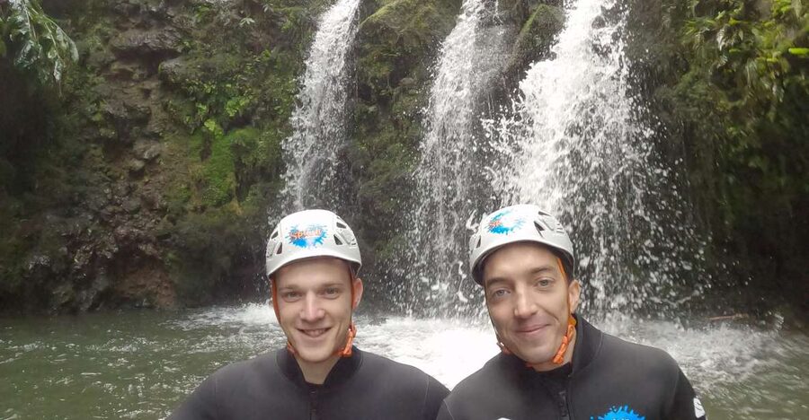 Canyoning in Ribeira dos Caldeirões - Six waterfalls, with a different challenge at each one
