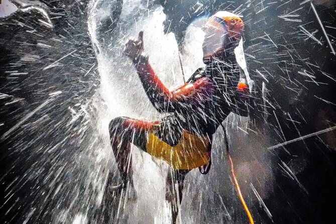 Canyoning in Salto do Cabrito (Sao Miguel - Azores) - The cold water and the right clothes
