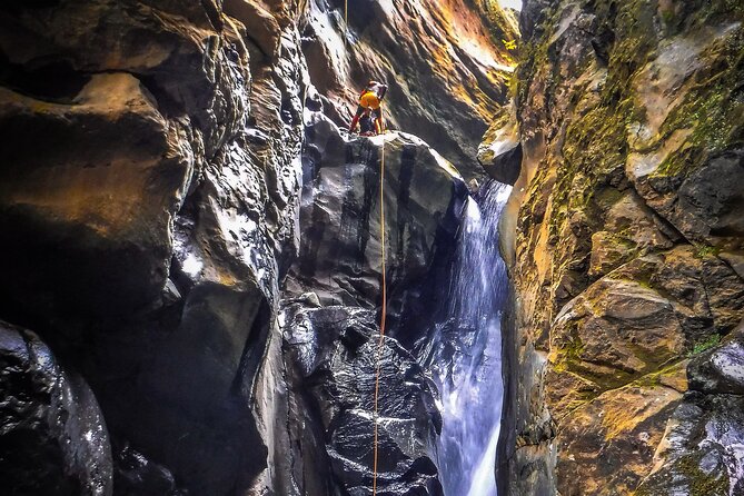 Canyoning in Salto do Cabrito (Sao Miguel - Azores) - The 30-minute walk is the first test