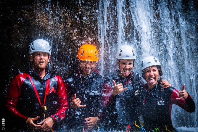 Canyoning of the Wolf Gorge - Courmes and the first rappel sections