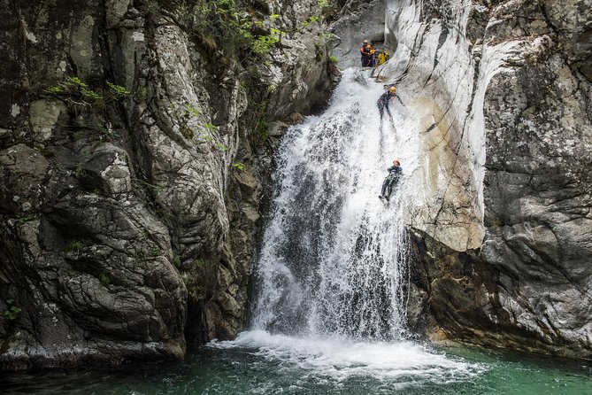 Canyoning The Verghellu Canyon in Corsica - Wetsuits and ropes make the canyon easier to handle