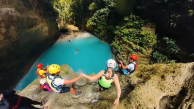 Cebu: Kawasan Falls Canyoneering Tour with Ziplining & Lunch