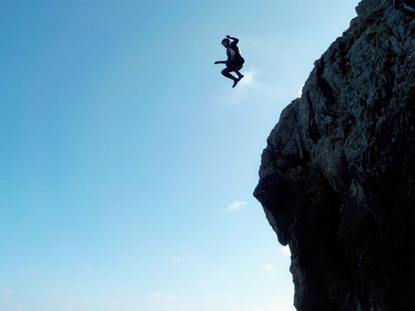 Coasteering Algarve: Cliff Jump, Swim & Climb in Sagres - What makes this Algarve coasteering trip different