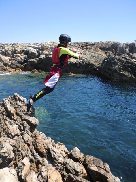 Coasteering Algarve: Cliff Jump, Swim & Climb in Sagres - Climbing and scrambling along the rocky shore