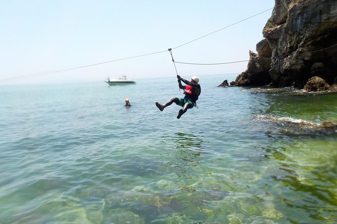 Coasteering at Portinho da Arrábida - How the guides shape the experience