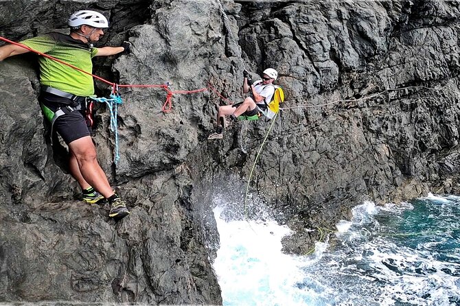 Coasteering Gran Canaria: The Atlantic Mountains Adventure Route - The 35-meter zipline over the waves