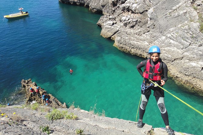 Coasteering in the Arrabida Natural Park (Lisbon region) - The safety setup and what you need to bring