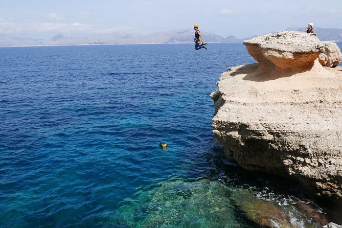 Coasteering Mallorca - Rock climbing, sharp stone, and the need for good shoes