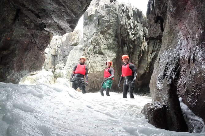 Coasteering on Irelands Wild Atlantic Way - Key points to know before you book