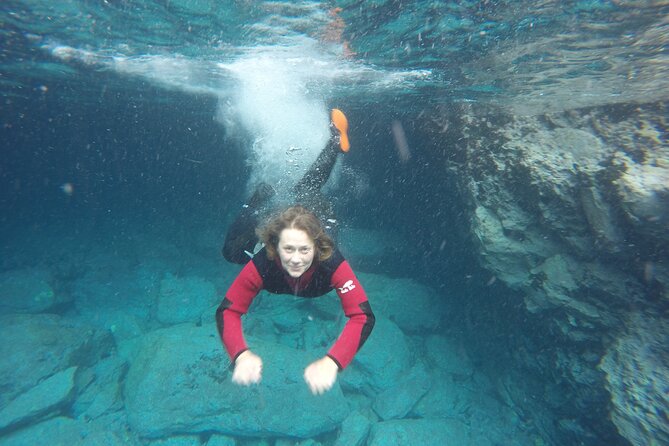 Coasteering Tour - Cliff jumping, swimming, scrambling. - What the four-hour outing is likely to feel like