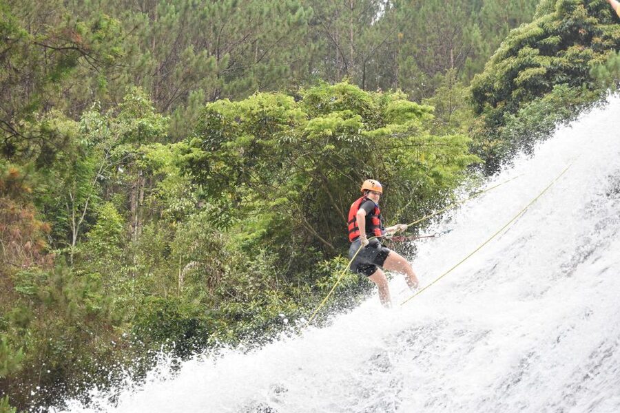 Dalat: Extreme Canyoning Adventure - Small groups improve the pace and the mood