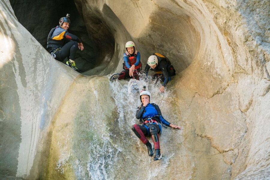 From Interlaken: Canyoning Chli Schliere - The one-hour transfer from Interlaken