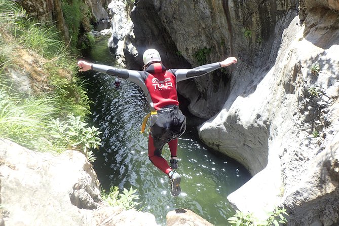 From Marbella: Canyoning Tour in Guadalmina Canyon - The route through Rio Guadalmina