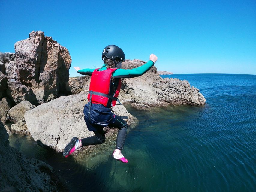 Kids Version - Coasteering with snorkeling: Algarve - Getting fitted for the sea