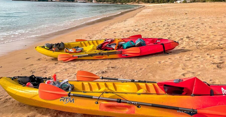 Lisbon: Arrábida Kayak and Coasteering Adventure Tour - Four hours along the Portinho da Arrábida coast