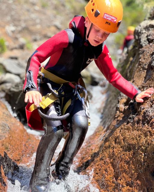Madeira: Beginner (Level 1) Canyoning Experience - Scrambling over natural rock