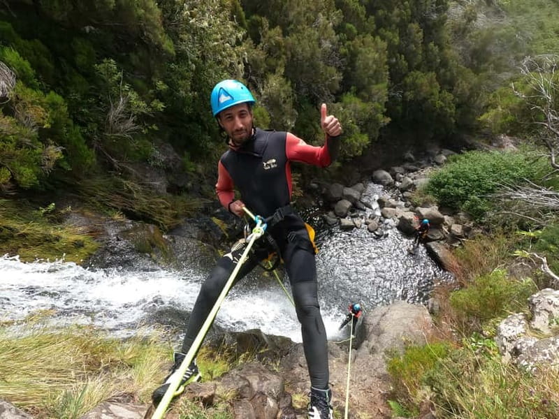 Madeira : Ribeira das Cales Canyoning (Level 1) - A small break with water and a KitKat