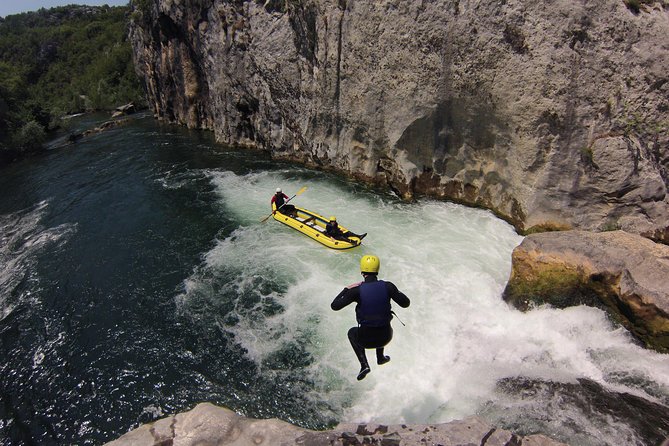 Multi Adventure Experience - Rafting with elements of canyoning - Paddling through the Cetina River canyon