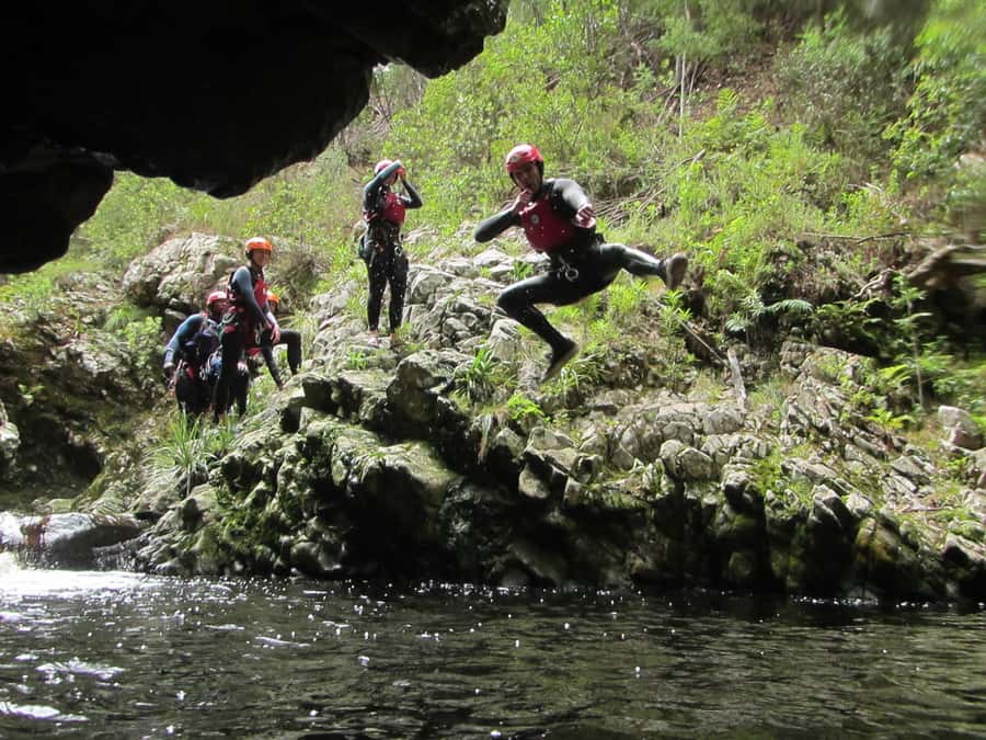 Plettenberg Bay: Canyoning Trip - Choosing your cliff jump from 1 to 7 meters