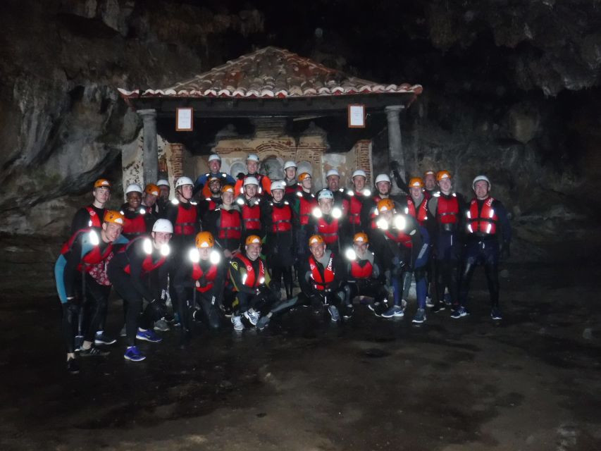 Portinho da Arrábida: Coasteering Boat Tour - Swimming and the zip line into the sea