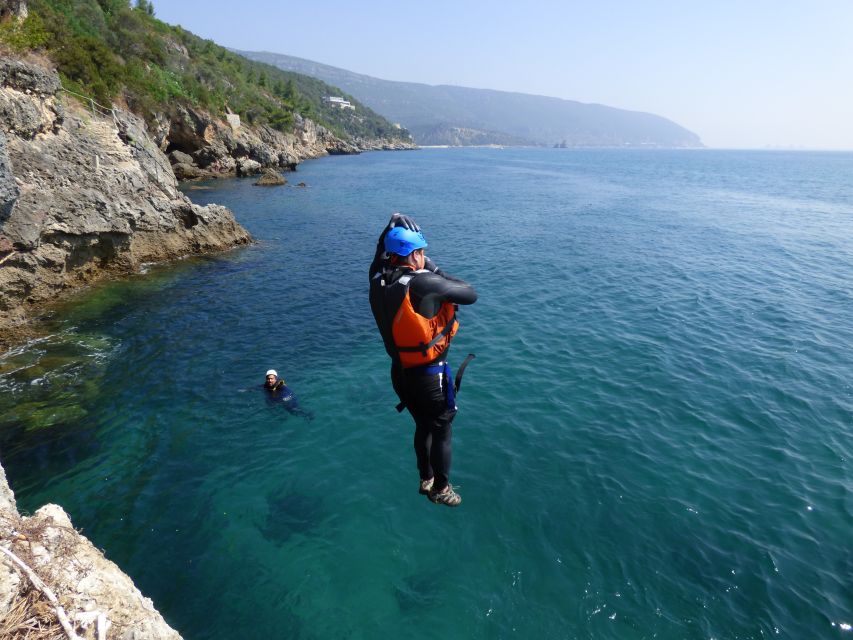 Portinho da Arrábida: Coasteering Boat Tour - Cliff jumps from 1 to 10 meters
