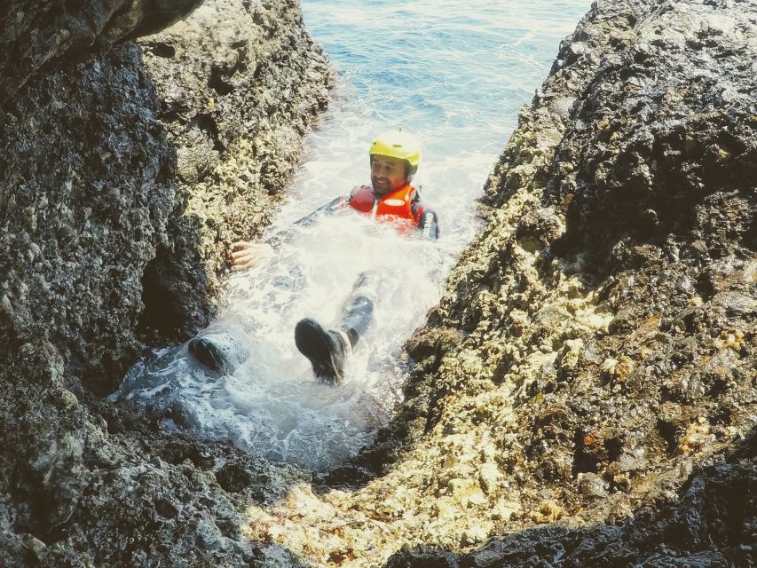 Portofino: Coasteering Tour - Swimming, jumping, and scrambling along the coast