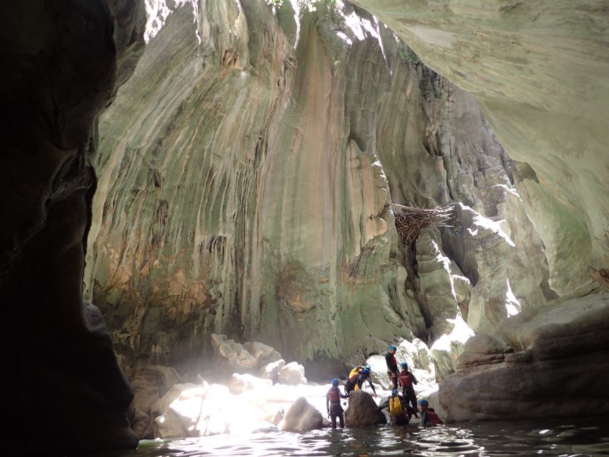 Ronda: Buitreras Canyoning Tour in "The Cathedral" - Meeting at El Colmenar and preparing for the water