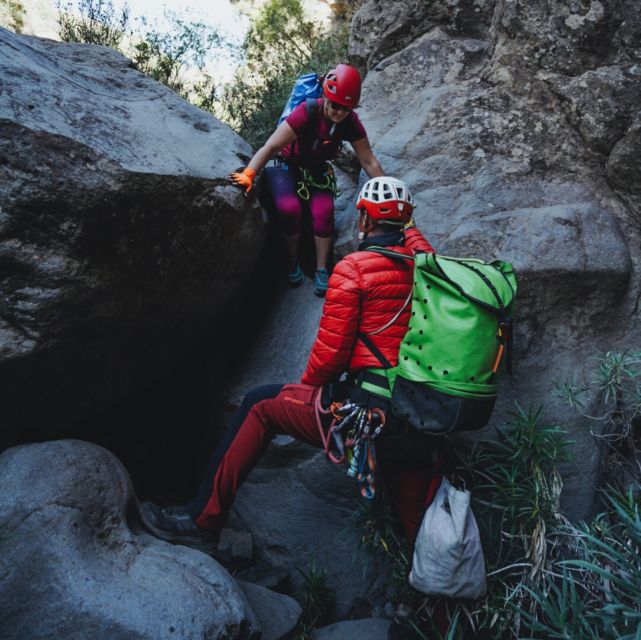 Santa Cruz de Tenerife: Vilaflor Canyoning Tour - Descending the basalt canyon