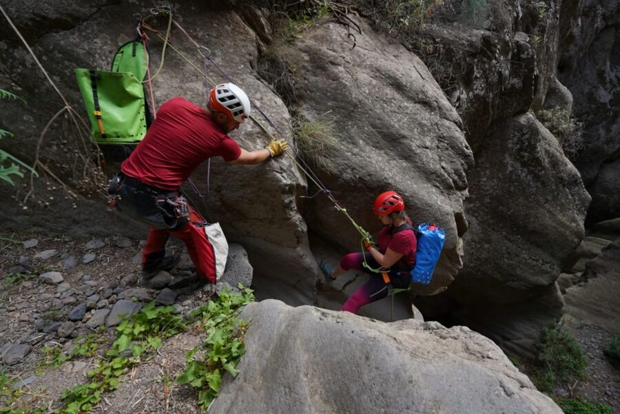 Santa Cruz de Tenerife: Vilaflor Canyoning Tour - Weather, clothing, and sensible preparation