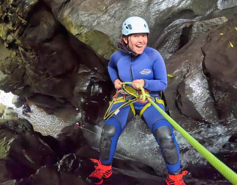 São Miguel: AdventurePark Canyoning Salto do Cabrito, Azores - Moving through Salto do Cabrito