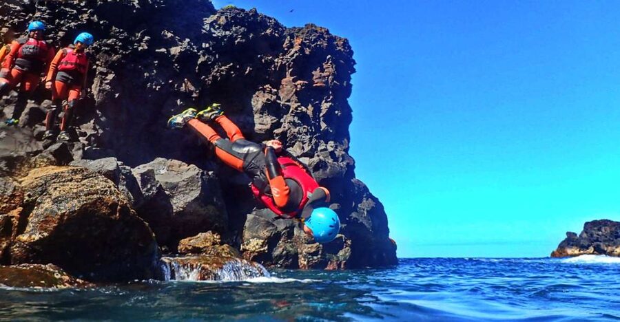 São Miguel: Coasteering Experience in Caloura - Key points before you book