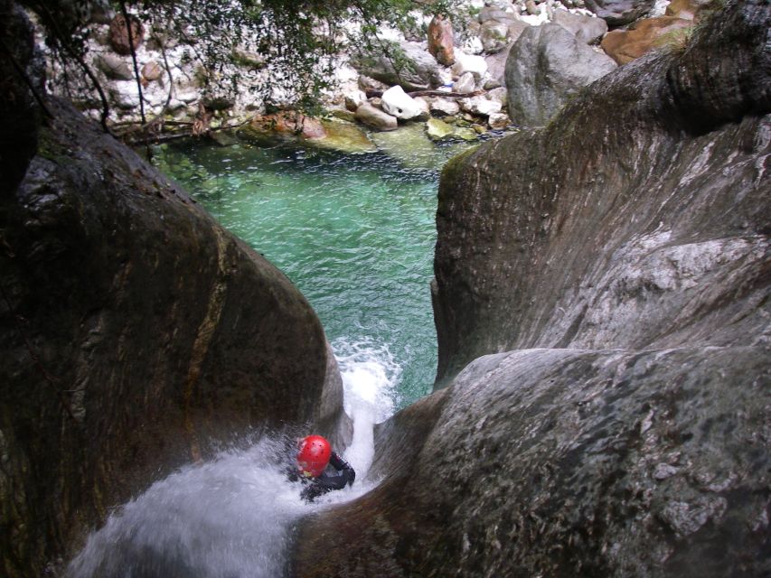 Tuscany: Canyoning Adventure Day Trip - Sliding, swimming, and jumping through the canyon